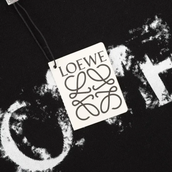 【LOEWE 公式旗艦店】 ロエベ 丸首の衛衣 スウェット ご好評に付き再入荷! 【LOEWE 公式旗艦店】 ロエベ 丸首の衛衣 スウェット ご好評に付き再入荷!