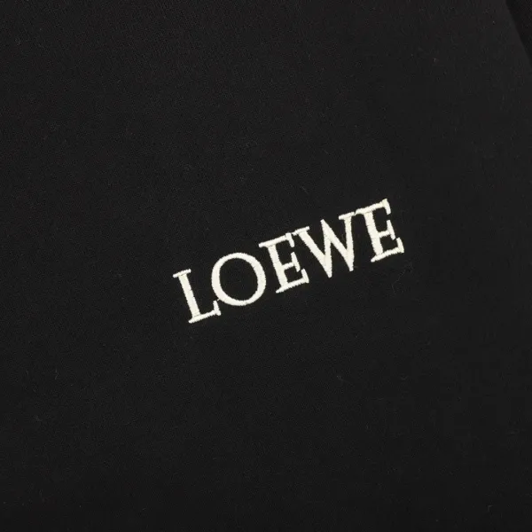 【LOEWE 公式旗艦店】 ロエベ 丸首の衛衣 スウェット ご好評に付き再入荷! 【LOEWE 公式旗艦店】 ロエベ 丸首の衛衣 スウェット ご好評に付き再入荷!
