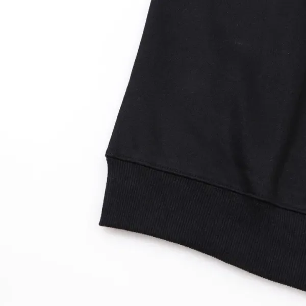 【GIVENCHY 公式旗艦店】ジバンシー 丸首の衛衣 スウェットご好評に付き再入荷   241114
