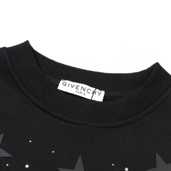 【GIVENCHY 公式旗艦店】ジバンシー 丸首の衛衣 スウェットご好評に付き再入荷   241114