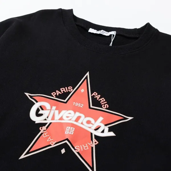 【GIVENCHY 公式旗艦店】ジバンシー 丸首の衛衣 スウェットご好評に付き再入荷 240829