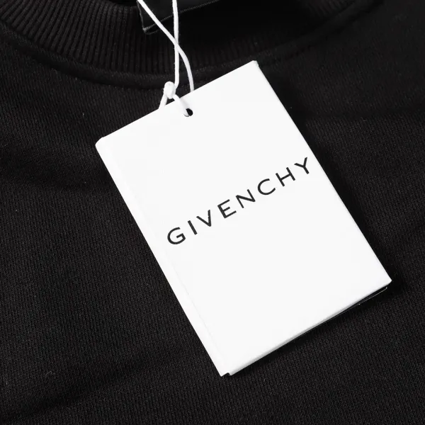 【GIVENCHY 公式旗艦店】ジバンシー 丸首の衛衣 スウェットご好評に付き再入荷 240809 【GIVENCHY 公式旗艦店】ジバンシー 丸首の衛衣 スウェットご好評に付き再入荷 240809