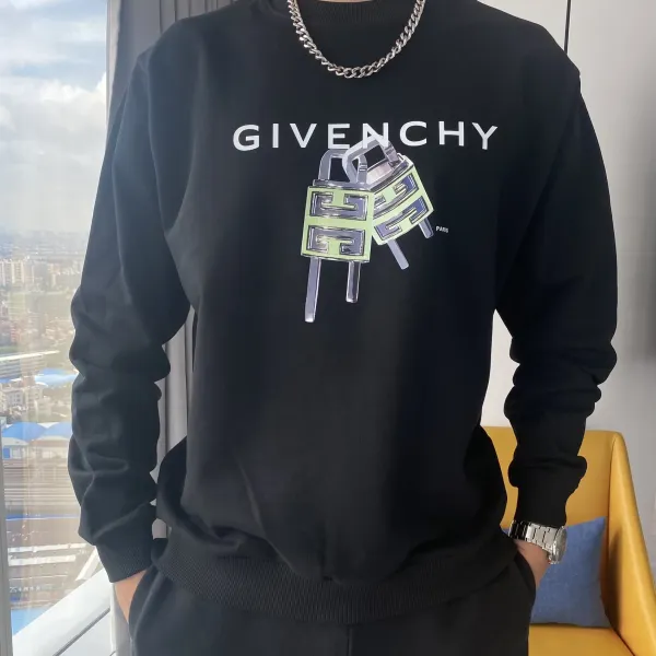 【GIVENCHY 公式旗艦店】ジバンシー 丸首の衛衣 スウェットご好評に付き再入荷! 【GIVENCHY 公式旗艦店】ジバンシー 丸首の衛衣 スウェットご好評に付き再入荷!
