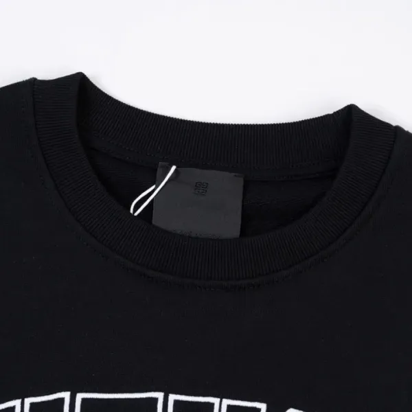 【GIVENCHY 公式旗艦店】ジバンシー 丸首の衛衣 スウェットご好評に付き再入荷! 【GIVENCHY 公式旗艦店】ジバンシー 丸首の衛衣 スウェットご好評に付き再入荷!