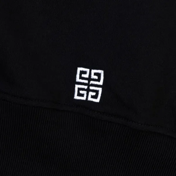 【GIVENCHY 公式旗艦店】ジバンシー 丸首の衛衣 スウェットご好評に付き再入荷! 【GIVENCHY 公式旗艦店】ジバンシー 丸首の衛衣 スウェットご好評に付き再入荷!