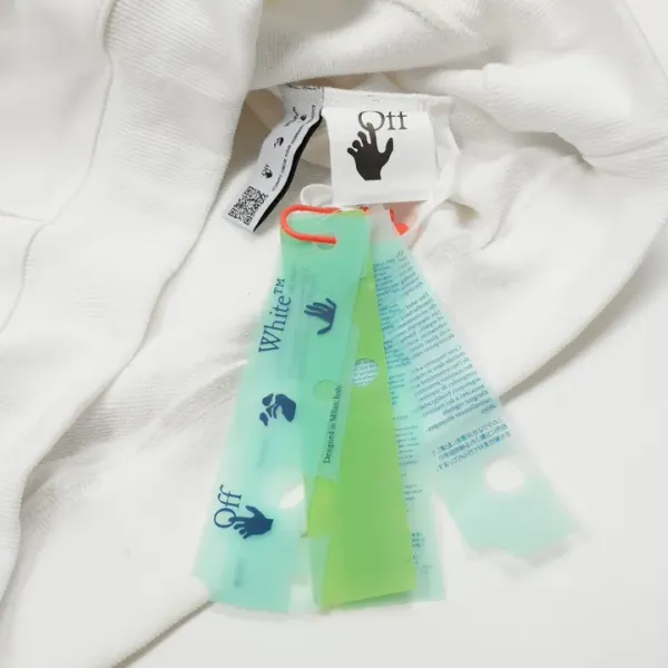 【OFF-WHITE 公式旗艦店】オフホワイトパーカースウェットご好評に付き再入荷 240806 【OFF-WHITE 公式旗艦店】オフホワイトパーカースウェットご好評に付き再入荷 240806