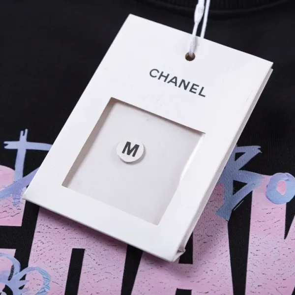 【CHANEL 公式旗艦店】シャネル 丸首の衛衣 スウェット ご好評に付き再入荷! 【CHANEL 公式旗艦店】シャネル 丸首の衛衣 スウェット ご好評に付き再入荷!