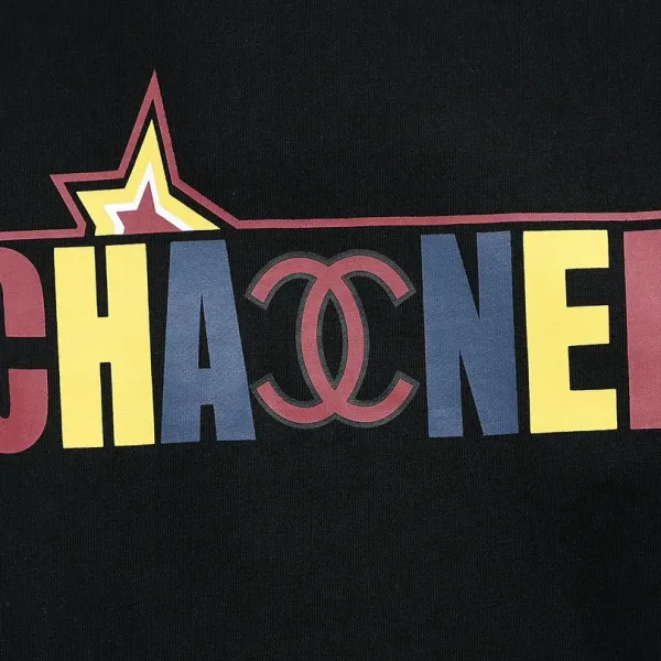 【CHANEL 公式旗艦店】シャネル 丸首の衛衣 スウェットご好評に付き再入荷 240811 【CHANEL 公式旗艦店】シャネル 丸首の衛衣 スウェットご好評に付き再入荷 240811