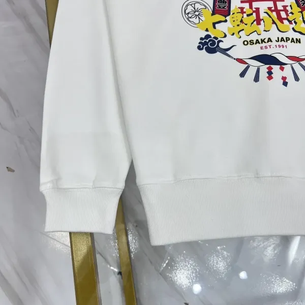 【EVISU 公式旗艦店】エヴィス 丸首の衛衣 スウェット ご好評に付き再入荷 240816 【EVISU 公式旗艦店】エヴィス 丸首の衛衣 スウェット ご好評に付き再入荷 240816