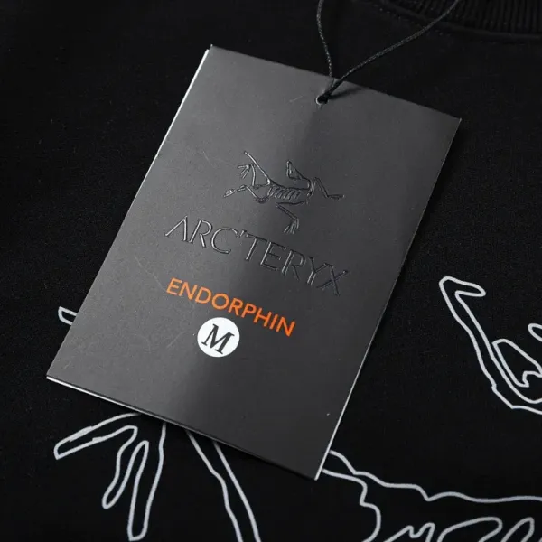 【ARCTERYX 公式旗艦店】アークテリクス 丸首の衛衣 スウェット ご好評に付き再入荷!241210 【ARCTERYX 公式旗艦店】アークテリクス 丸首の衛衣 スウェット ご好評に付き再入荷!241210
