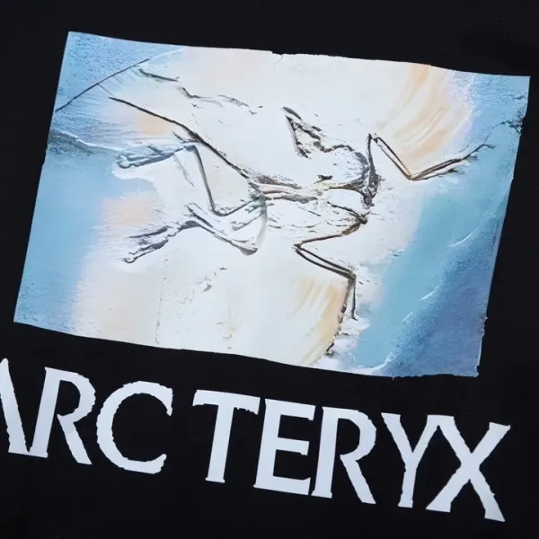 【ARCTERYX 公式旗艦店】アークテリクス  丸首の衛衣  スウェット ご好評に付き再入荷！241210