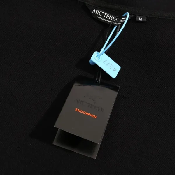 【ARCTERYX 公式旗艦店】アークテリクス 丸首の衛衣 スウェット ご好評に付き再入荷!241121 【ARCTERYX 公式旗艦店】アークテリクス 丸首の衛衣 スウェット ご好評に付き再入荷!241121