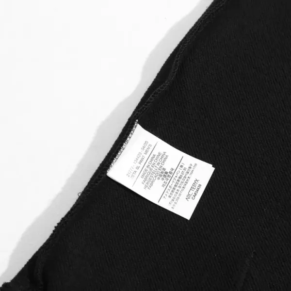 【ARCTERYX 公式旗艦店】アークテリクス  パーカー  スウェット ご好評に付き再入荷！241121