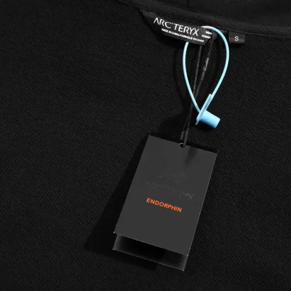 【ARCTERYX 公式旗艦店】アークテリクス  パーカー  スウェット ご好評に付き再入荷！241121