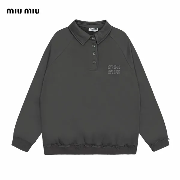 【Miumiu 公式旗艦店】ミュウミュウ  丸首の衛衣 スウェット ご好評に付き再入荷！241122