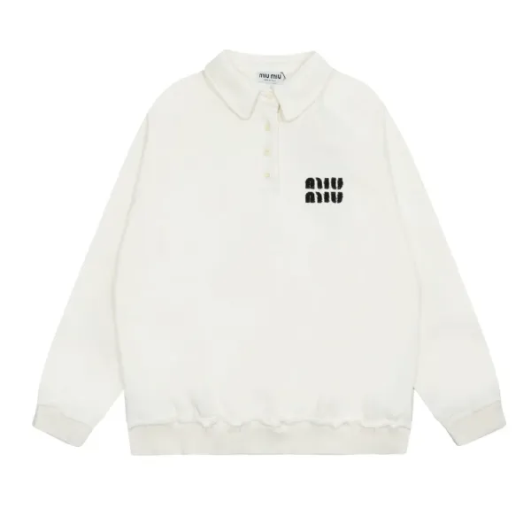 【Miumiu 公式旗艦店】ミュウミュウ  丸首の衛衣 スウェット ご好評に付き再入荷！241122