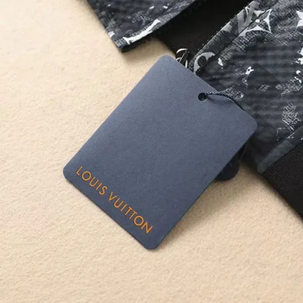 LV【LOUIS VUITTON 公式旗艦店】ルイヴィトン ジャケット着 ご好評に付き再入荷!250106 LV【LOUIS VUITTON 公式旗艦店】ルイヴィトン ジャケット着 ご好評に付き再入荷!250106