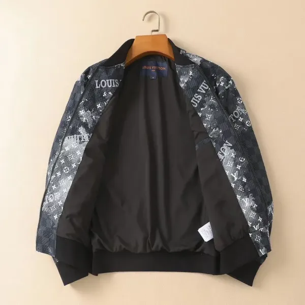 LV【LOUIS VUITTON 公式旗艦店】ルイヴィトン ジャケット着 ご好評に付き再入荷!250106 LV【LOUIS VUITTON 公式旗艦店】ルイヴィトン ジャケット着 ご好評に付き再入荷!250106