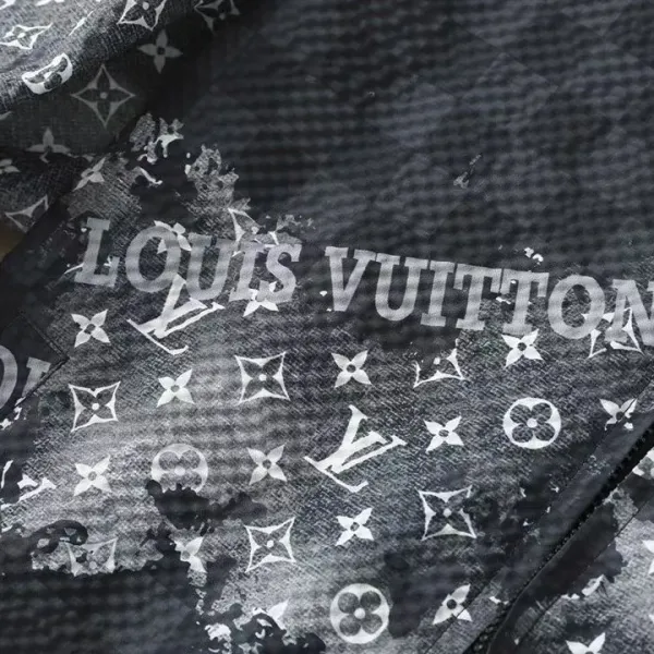 LV【LOUIS VUITTON 公式旗艦店】ルイヴィトン ジャケット着 ご好評に付き再入荷!250106 LV【LOUIS VUITTON 公式旗艦店】ルイヴィトン ジャケット着 ご好評に付き再入荷!250106