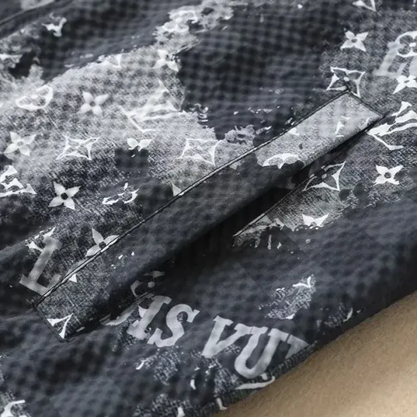 LV【LOUIS VUITTON 公式旗艦店】ルイヴィトン ジャケット着 ご好評に付き再入荷!250106 LV【LOUIS VUITTON 公式旗艦店】ルイヴィトン ジャケット着 ご好評に付き再入荷!250106