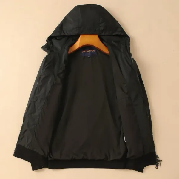 LV【LOUIS VUITTON 公式旗艦店】ルイヴィトン ジャケット着 ご好評に付き再入荷!250106 LV【LOUIS VUITTON 公式旗艦店】ルイヴィトン ジャケット着 ご好評に付き再入荷!250106