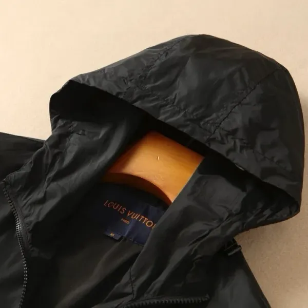 LV【LOUIS VUITTON 公式旗艦店】ルイヴィトン ジャケット着 ご好評に付き再入荷!250106 LV【LOUIS VUITTON 公式旗艦店】ルイヴィトン ジャケット着 ご好評に付き再入荷!250106