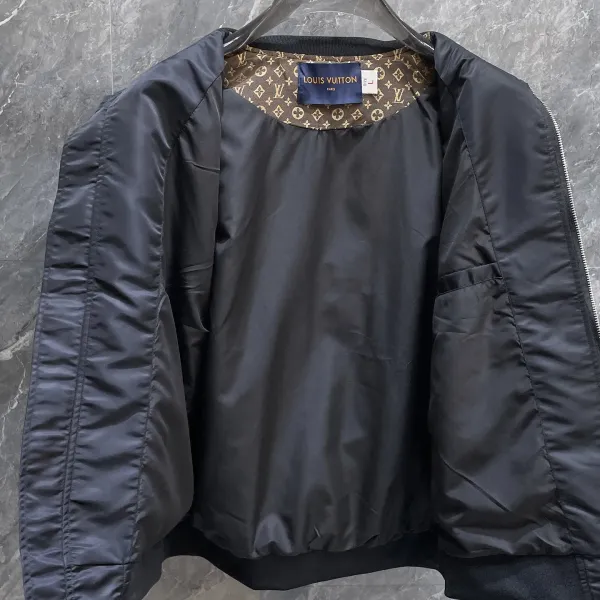 LV【LOUIS VUITTON 公式旗艦店】ルイヴィトン ジャケット着 ご好評に付き再入荷!250106 LV【LOUIS VUITTON 公式旗艦店】ルイヴィトン ジャケット着 ご好評に付き再入荷!250106