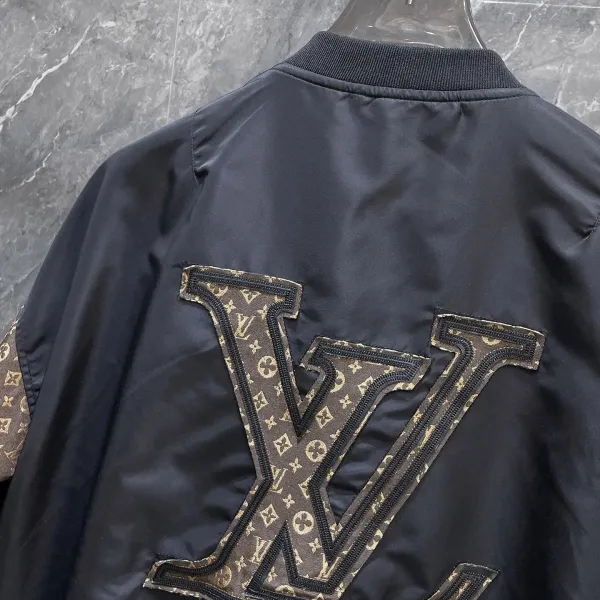 LV【LOUIS VUITTON 公式旗艦店】ルイヴィトン ジャケット着 ご好評に付き再入荷!250106 LV【LOUIS VUITTON 公式旗艦店】ルイヴィトン ジャケット着 ご好評に付き再入荷!250106