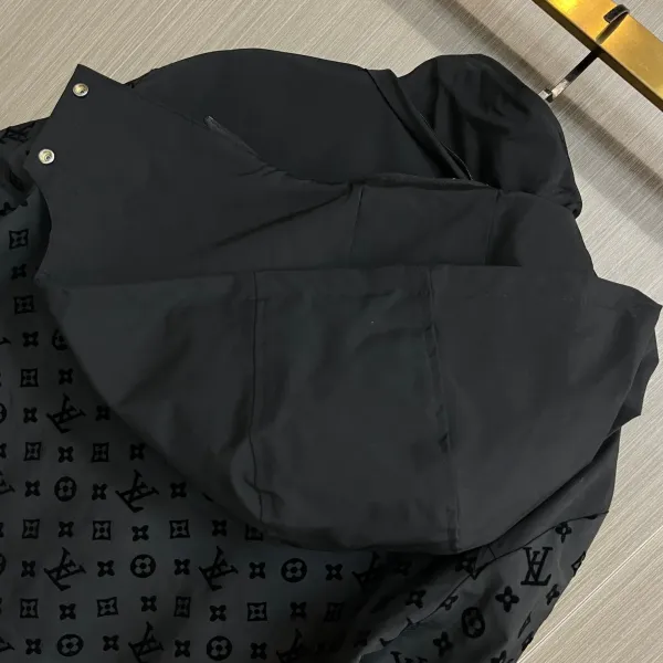 LV【LOUIS VUITTON 公式旗艦店】ルイヴィトン ジャケット着 ご好評に付き再入荷!250106 LV【LOUIS VUITTON 公式旗艦店】ルイヴィトン ジャケット着 ご好評に付き再入荷!250106