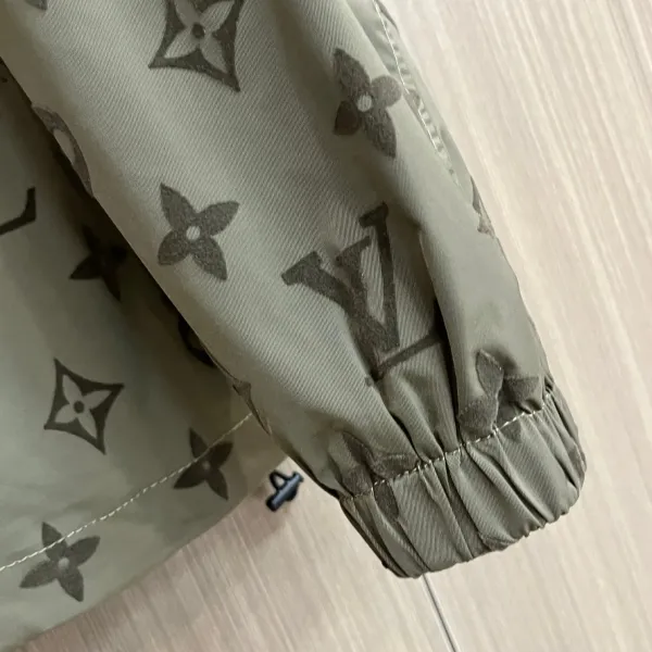 LV【LOUIS VUITTON 公式旗艦店】ルイヴィトン ジャケット着 ご好評に付き再入荷!250106 LV【LOUIS VUITTON 公式旗艦店】ルイヴィトン ジャケット着 ご好評に付き再入荷!250106