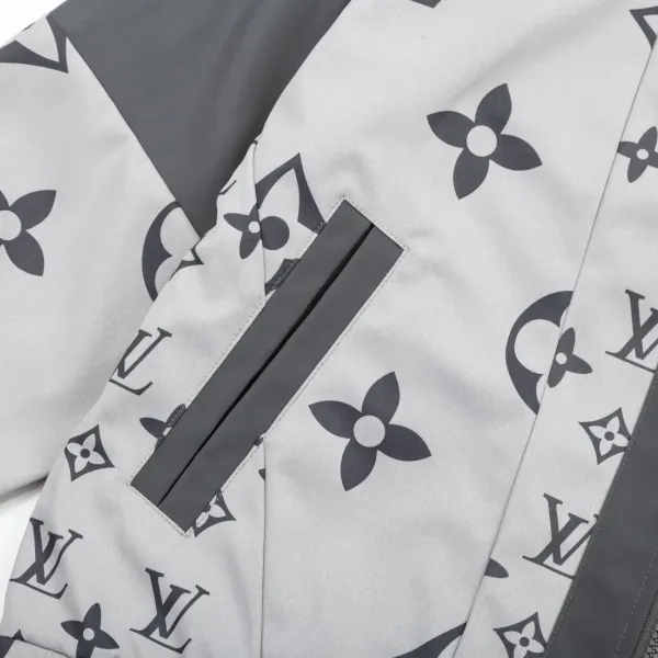 LV【LOUIS VUITTON 公式旗艦店】ルイヴィトン ジャケット着ご好評に付き再入荷!241223 LV【LOUIS VUITTON 公式旗艦店】ルイヴィトン ジャケット着ご好評に付き再入荷!241223