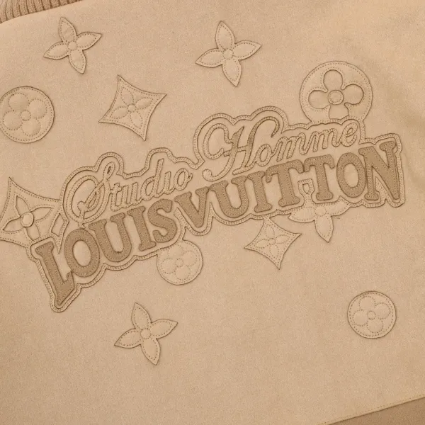 LV【LOUIS VUITTON 公式旗艦店】ルイヴィトン ジャケット着ご好評に付き再入荷!241223 LV【LOUIS VUITTON 公式旗艦店】ルイヴィトン ジャケット着ご好評に付き再入荷!241223