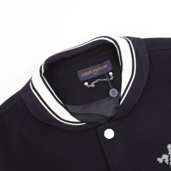 LV【LOUIS VUITTON 公式旗艦店】ルイヴィトン ジャケット着ご好評に付き再入荷!241223 LV【LOUIS VUITTON 公式旗艦店】ルイヴィトン ジャケット着ご好評に付き再入荷!241223