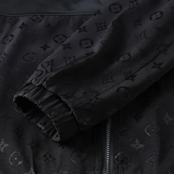 LV【LOUIS VUITTON 公式旗艦店】ルイヴィトン ジャケット着 ご好評に付き再入荷!241223 LV【LOUIS VUITTON 公式旗艦店】ルイヴィトン ジャケット着 ご好評に付き再入荷!241223