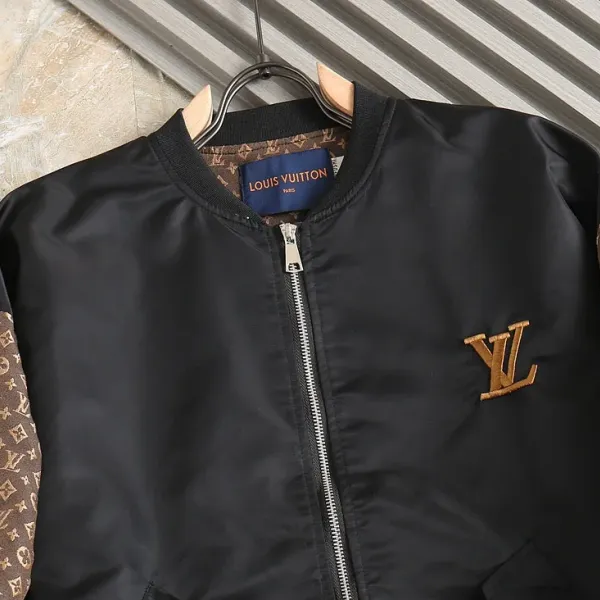 LV【LOUIS VUITTON 公式旗艦店】ルイヴィトン ジャケット着 ご好評に付き再入荷!241223 LV【LOUIS VUITTON 公式旗艦店】ルイヴィトン ジャケット着 ご好評に付き再入荷!241223