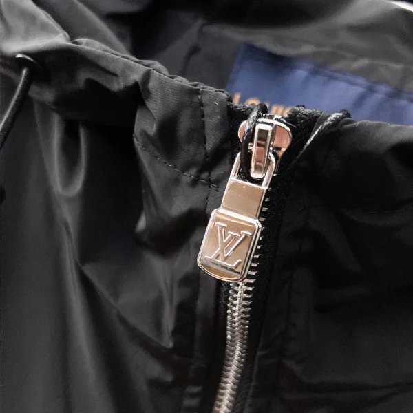 LV【LOUIS VUITTON 公式旗艦店】ルイヴィトン ジャケット着 ご好評に付き再入荷!241223 LV【LOUIS VUITTON 公式旗艦店】ルイヴィトン ジャケット着 ご好評に付き再入荷!241223