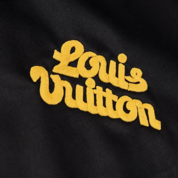 LV【LOUIS VUITTON 公式旗艦店】ルイヴィトン ジャケット着 好評に付き再入荷! 241216 LV【LOUIS VUITTON 公式旗艦店】ルイヴィトン ジャケット着 好評に付き再入荷! 241216