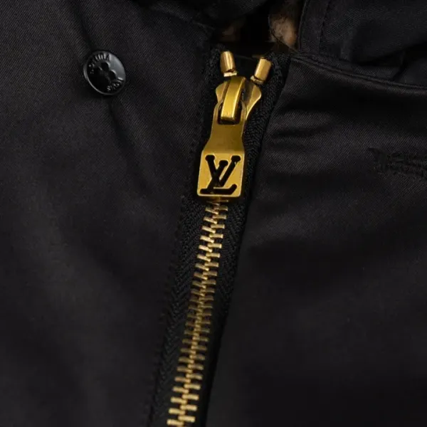 LV【LOUIS VUITTON 公式旗艦店】ルイヴィトン ジャケット着 好評に付き再入荷! 241216 LV【LOUIS VUITTON 公式旗艦店】ルイヴィトン ジャケット着 好評に付き再入荷! 241216