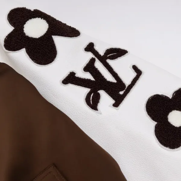 LV【LOUIS VUITTON 公式旗艦店】ルイヴィトン 野球着 ジャケット着ご好評に付き再入荷!241212 LV【LOUIS VUITTON 公式旗艦店】ルイヴィトン 野球着 ジャケット着ご好評に付き再入荷!241212