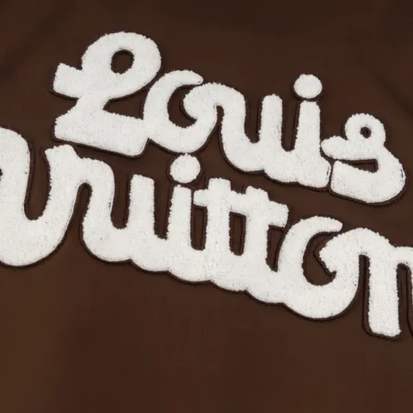 LV【LOUIS VUITTON 公式旗艦店】ルイヴィトン 野球着 ジャケット着ご好評に付き再入荷!241212 LV【LOUIS VUITTON 公式旗艦店】ルイヴィトン 野球着 ジャケット着ご好評に付き再入荷!241212