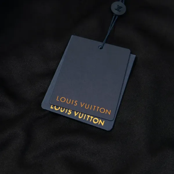 LV【LOUIS VUITTON 公式旗艦店】ルイヴィトン ジャケット着 好評に付き再入荷!241122 LV【LOUIS VUITTON 公式旗艦店】ルイヴィトン ジャケット着 好評に付き再入荷!241122