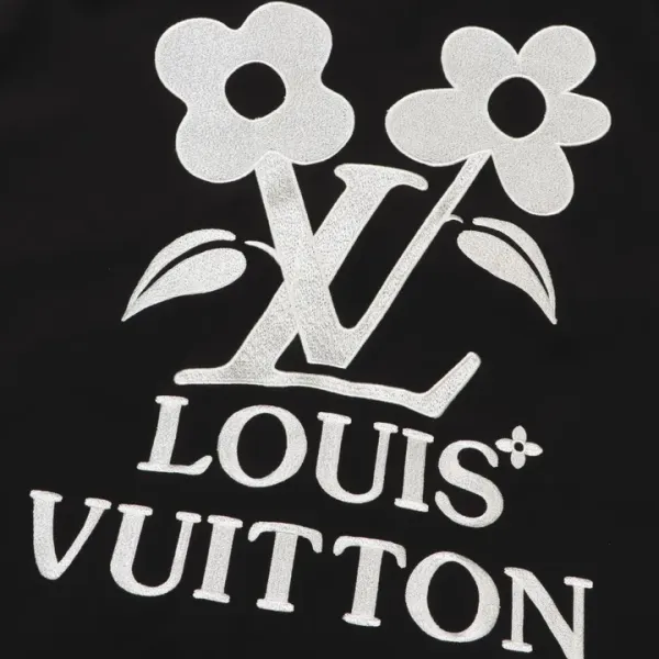 LV【LOUIS VUITTON 公式旗艦店】ルイヴィトン ジャケット着 好評に付き再入荷!241122 LV【LOUIS VUITTON 公式旗艦店】ルイヴィトン ジャケット着 好評に付き再入荷!241122