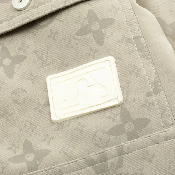 LV【LOUIS VUITTON 公式旗艦店】ルイヴィトン ジャケット着 好評に付き再入荷!241122 LV【LOUIS VUITTON 公式旗艦店】ルイヴィトン ジャケット着 好評に付き再入荷!241122