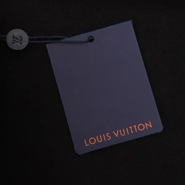 LV【LOUIS VUITTON 公式旗艦店】ルイヴィトン ジャケット着ご好評に付き再入荷!241024 LV【LOUIS VUITTON 公式旗艦店】ルイヴィトン ジャケット着ご好評に付き再入荷!241024