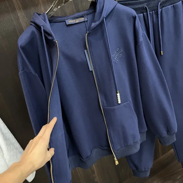 LV【LOUIS VUITTON】ルイヴィトン スーツ 男女兼用【即日出荷】241024 LV【LOUIS VUITTON】ルイヴィトン スーツ 男女兼用【即日出荷】241024