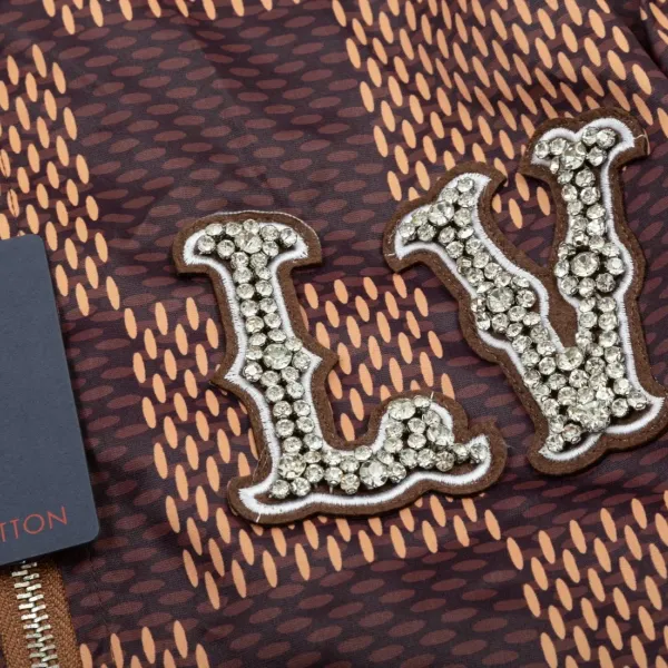 LV 【LOUIS VUITTON 公式旗艦店】ルイヴィトン  ジャケット着 ご好評に付き再入荷！241021