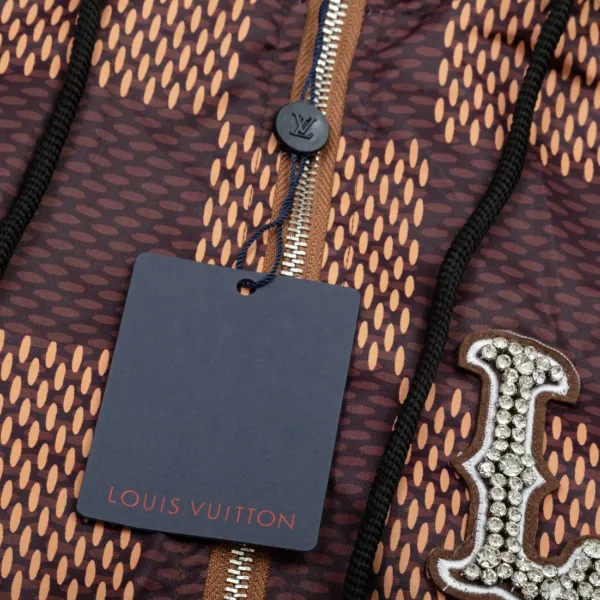 LV 【LOUIS VUITTON 公式旗艦店】ルイヴィトン  ジャケット着 ご好評に付き再入荷！241021