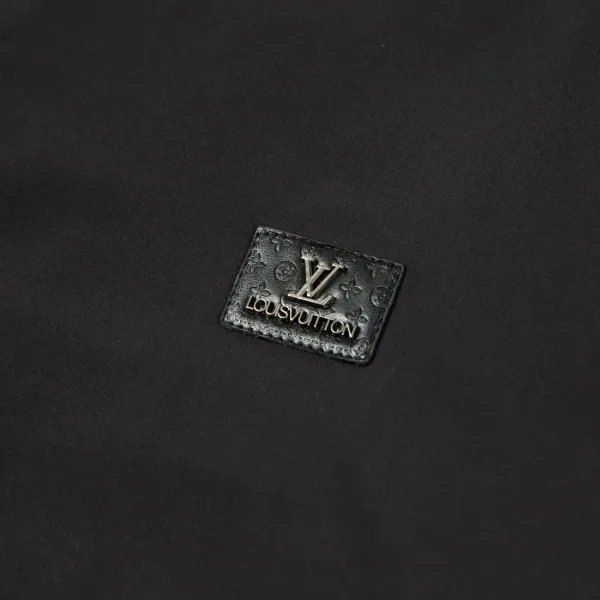 LV 【LOUIS VUITTON 公式旗艦店】ルイヴィトン  ジャケット着 ご好評に付き再入荷！241021