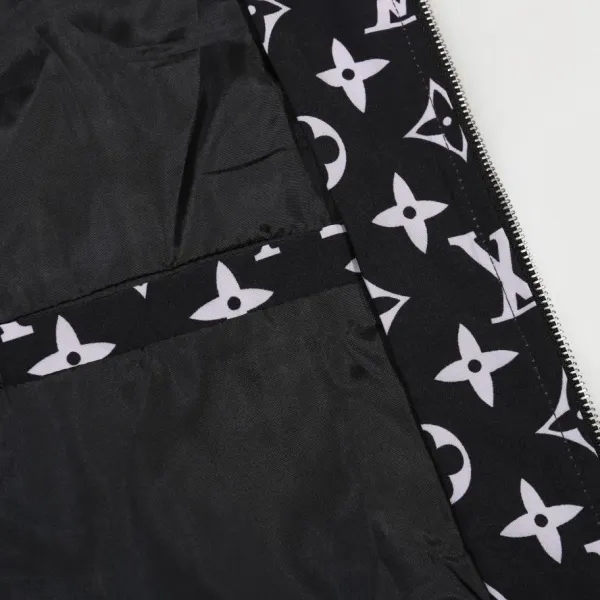 【LOUIS VUITTON】ルイヴィトン ジャケット着ご好評に付き再入荷!240921 【LOUIS VUITTON】ルイヴィトン ジャケット着ご好評に付き再入荷!240921