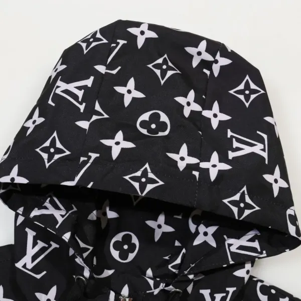 【LOUIS VUITTON】ルイヴィトン ジャケット着ご好評に付き再入荷!240921 【LOUIS VUITTON】ルイヴィトン ジャケット着ご好評に付き再入荷!240921